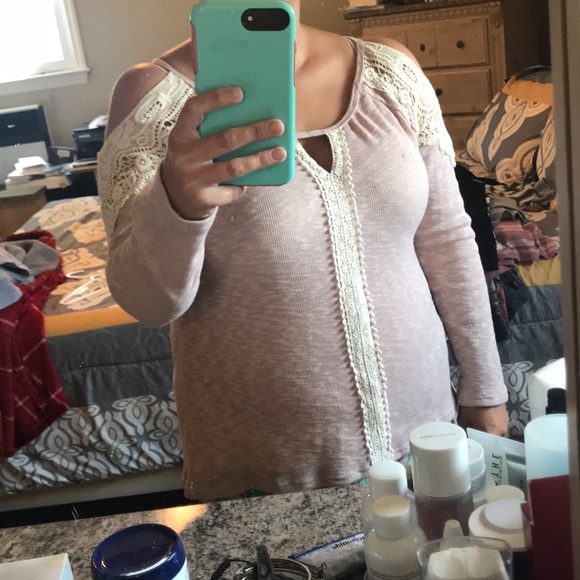 Cold Shoulder top - Picture 5 of 5